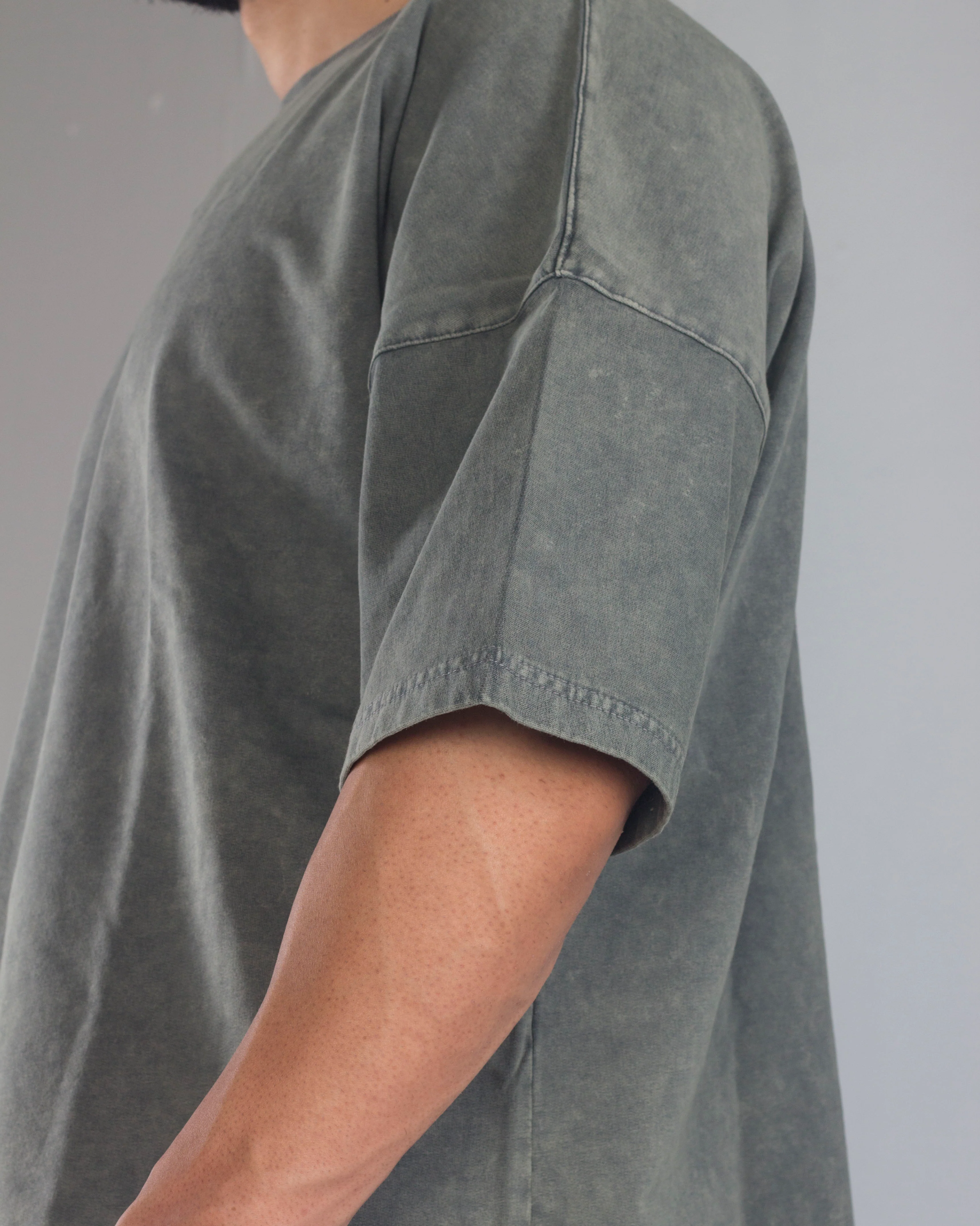 EVOLVE® GREY ACID WASH OVERSIZED TEE - Image 3