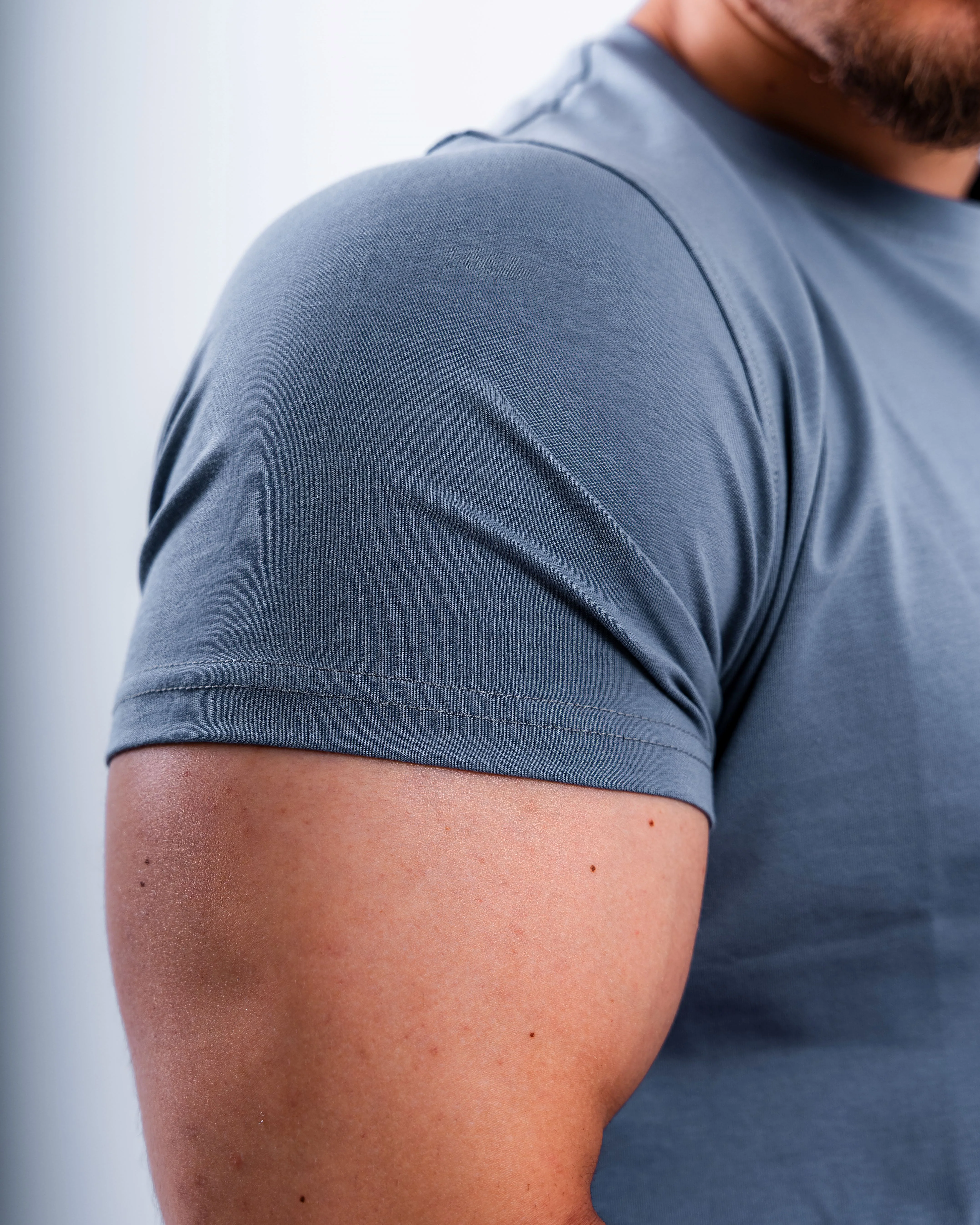 EVOLVE® GUNMETAL MUSCLE TEE - Image 4