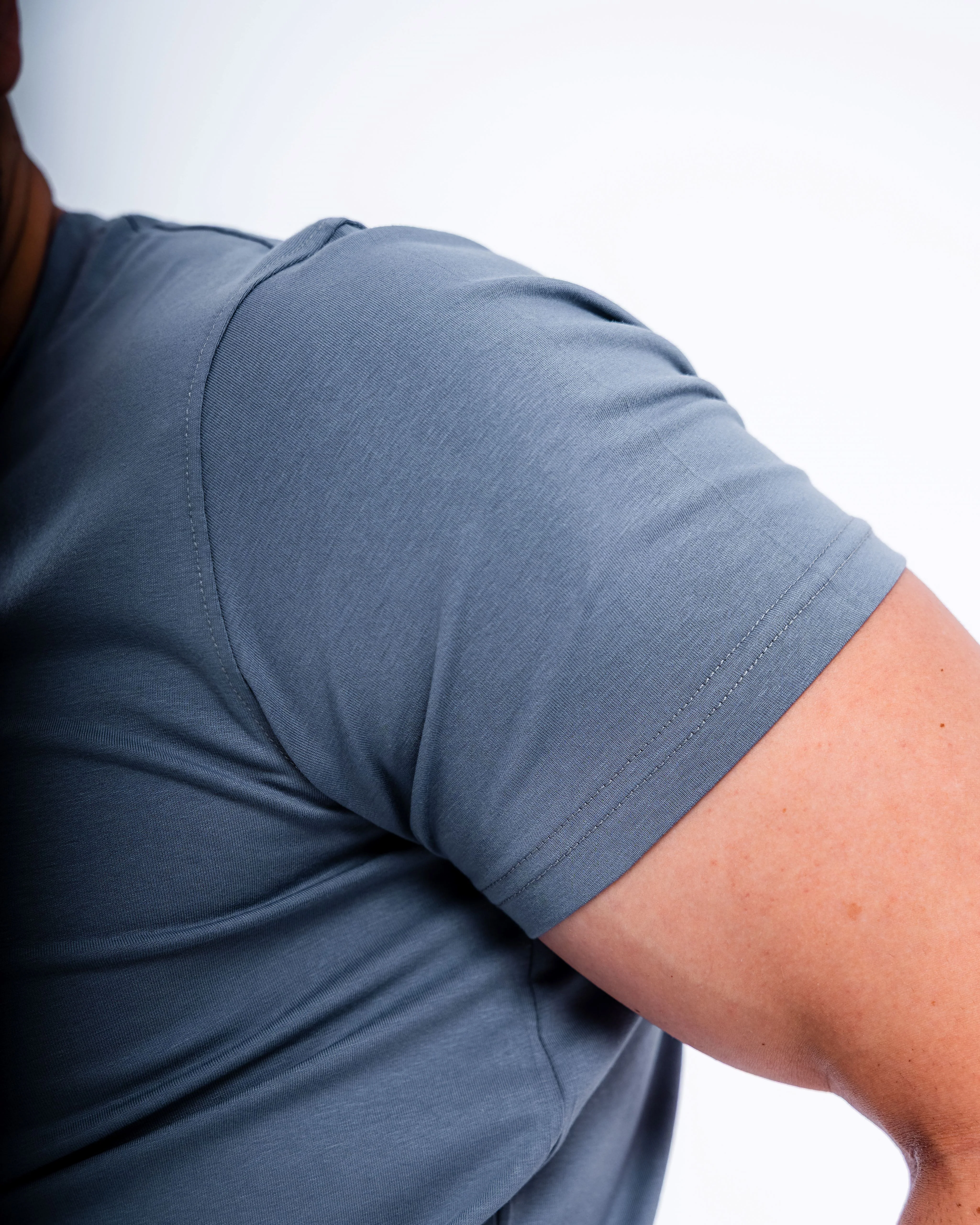 EVOLVE® GUNMETAL MUSCLE TEE - Image 5